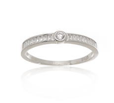 Dámský stříbrný prsten s čirými zirkony AGG303