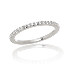 Stříbrný prsten s čirými zirkony STRP0558F