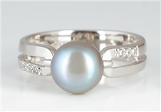 Stříbrný prsten s perlou a zirkony SVLR0038SH8P6F