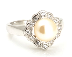 Stříbrný prsten s perlou a zirkony strp0217f