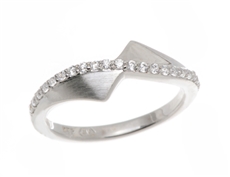 Dámský stříbrný prsten s čirými zirkony SVLR0198SH8LM55